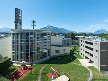 Katholisches Kompetenzzentrum Herrnau - courtyard